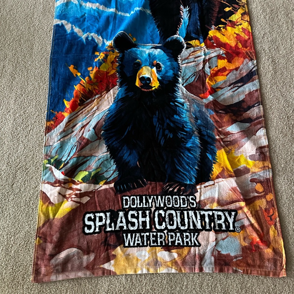 Dollywood Splash Country NWT Bear Cotton Beach Towel